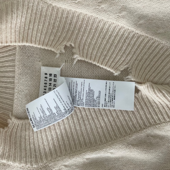 Maison Margiela Off-White Destroyed V-Neck Sweater - Picture 5 of 10
